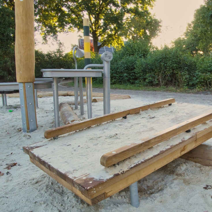 Bild 5: Palmenspielplatz