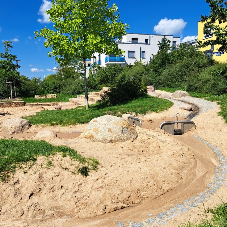 Bild zum Spielplatz Petra-Kelly-Weg