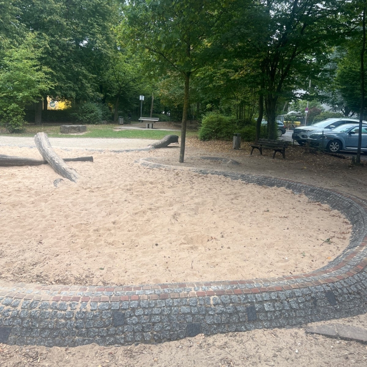 Bild 6: Schlangenspielplatz