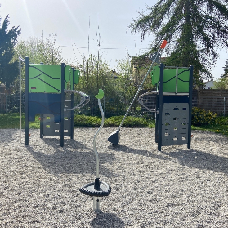 Bild 6: Spielplatz am Dorfwegli