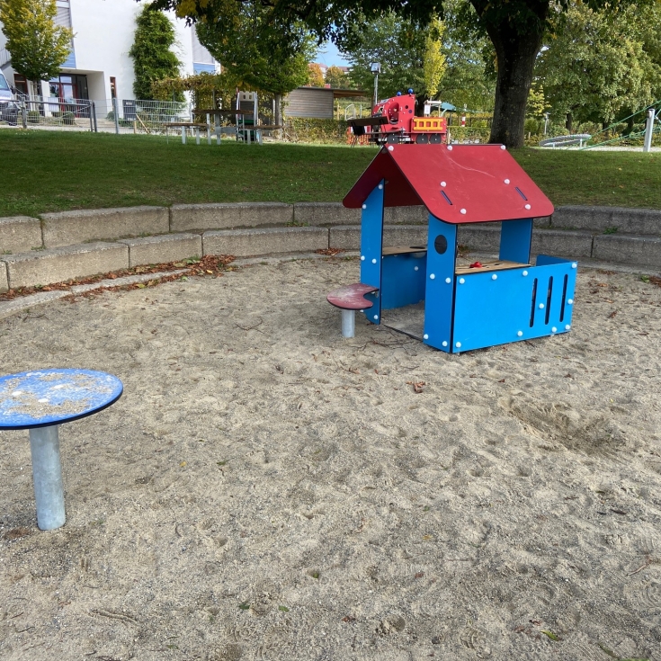 Bild 7: Spielplatz am Rathaus