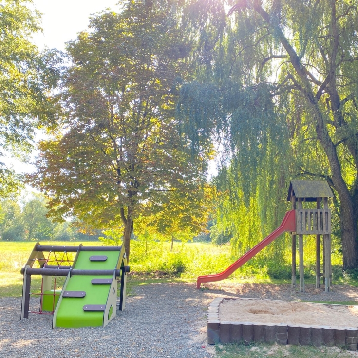 Bild zum Spielplatz Spielplatz am Sportplatz 
