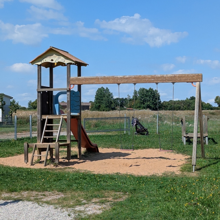 Bild 4: Spielplatz am Stadtweiher