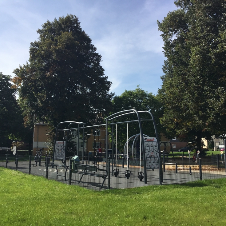 Bild zum Spielplatz Spielplatz und Fintessplatz an der Erdmannstraße