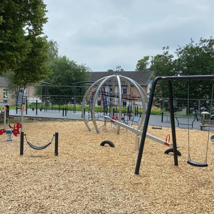 Bild 10: Spielplatz und Fintessplatz an der Erdmannstraße