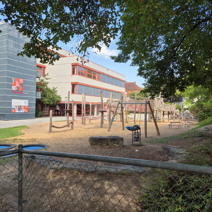 Bild zum Spielplatz Spielplatz an der Kuppelnauschule