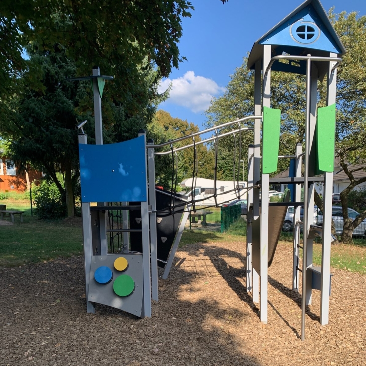 Bild zum Spielplatz Spielplatz auf dem Falkenhof