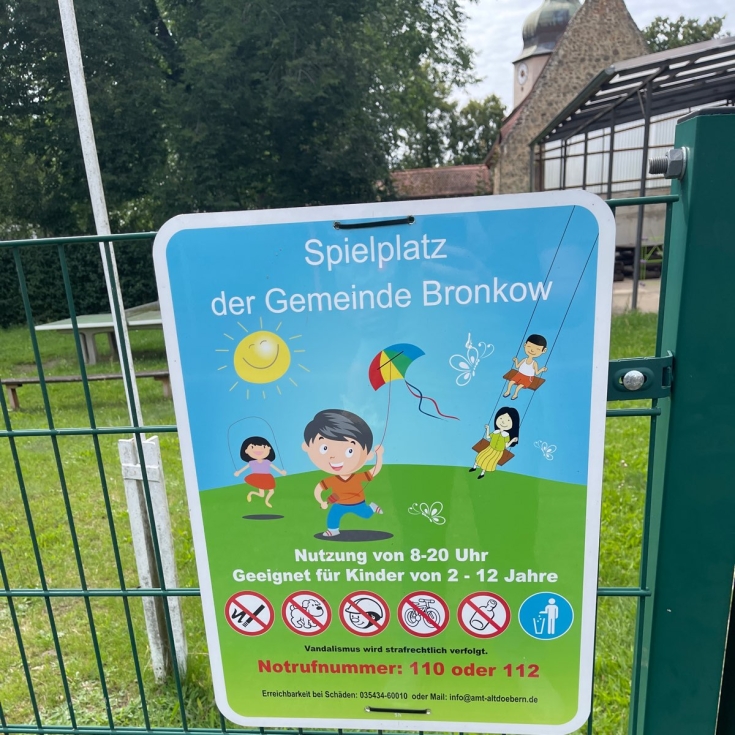 Bild zum Spielplatz Spielplatz Bronkow