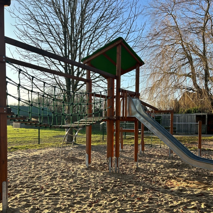Bild zum Spielplatz Spielplatz Dorfgemeinschaftshaus Rumohr
