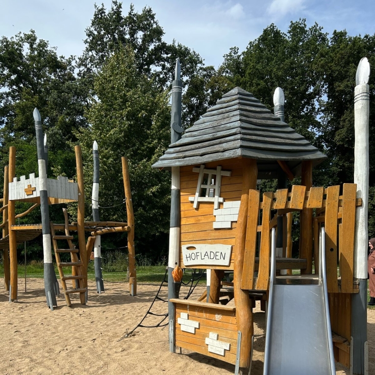 Bild zum Spielplatz Spielplatz Haus Voerde
