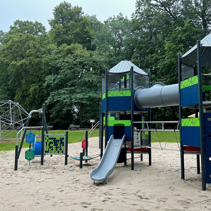 Bild 4: Spielplatz im Kurpark