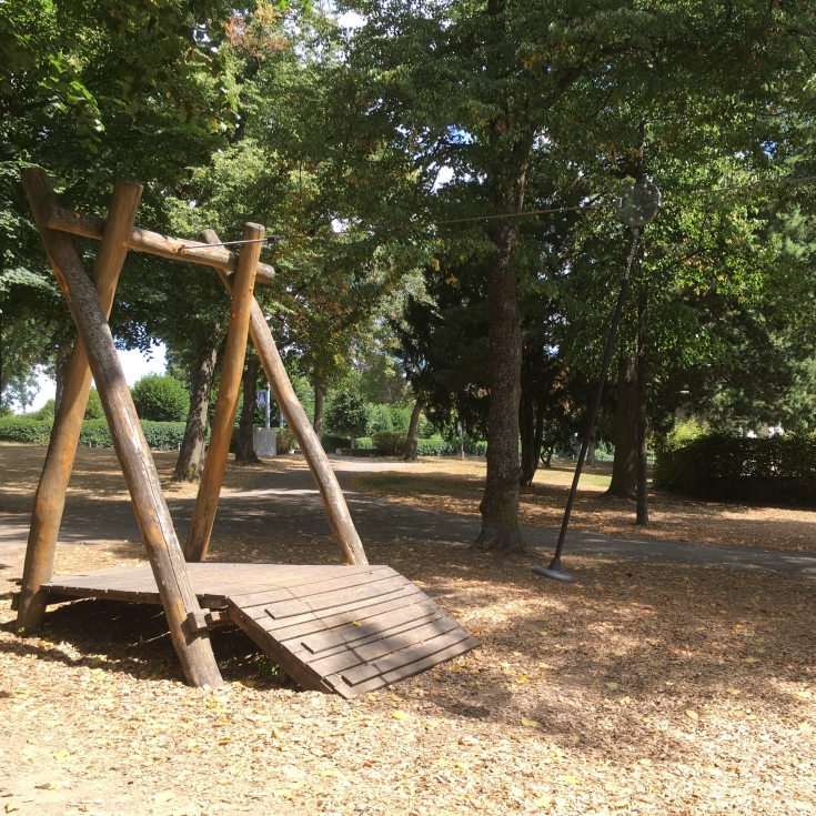 Bild 5: Spielplatz im Schloßgarten