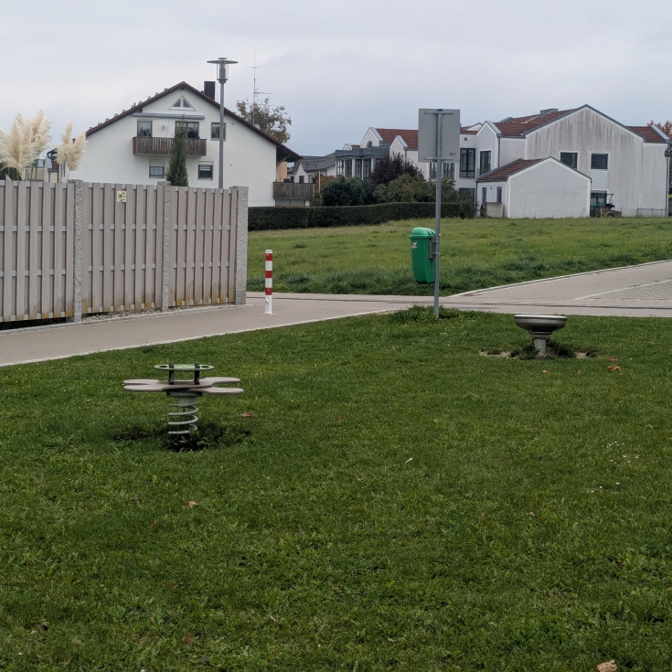 Bild 3: Spielplatz
