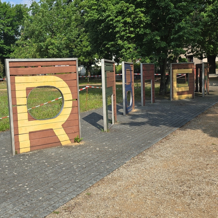 Bild 6: Spielplatz