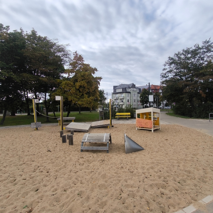 Bild 6: Spielplatz Käseglocke