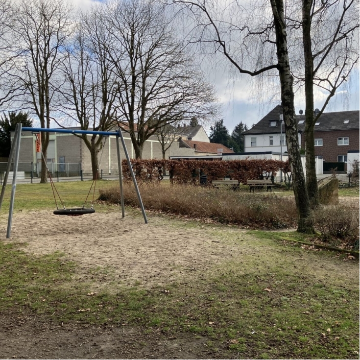 Bild 2: Spielplatz Max-Reger-Straße
