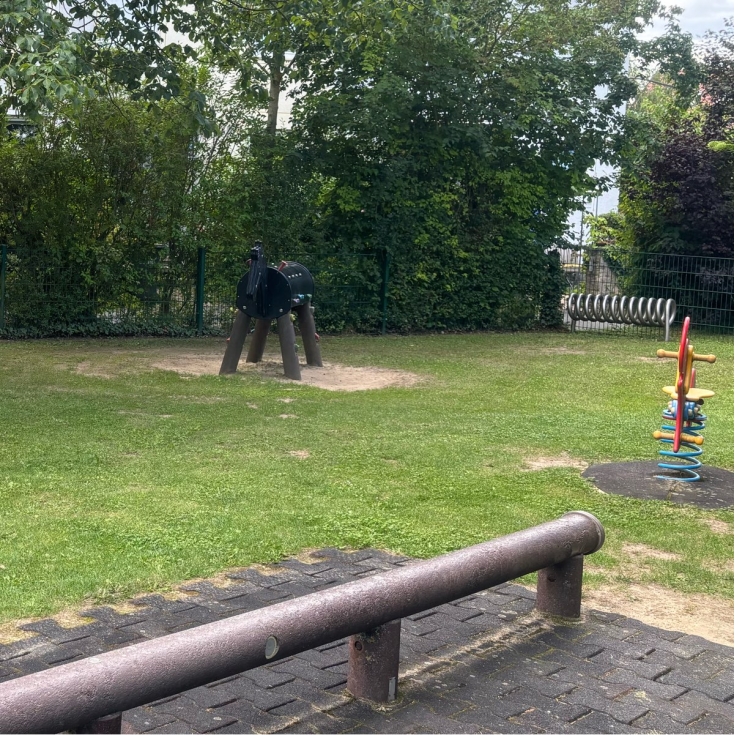 Bild 2: Spielplatz Parkstraße