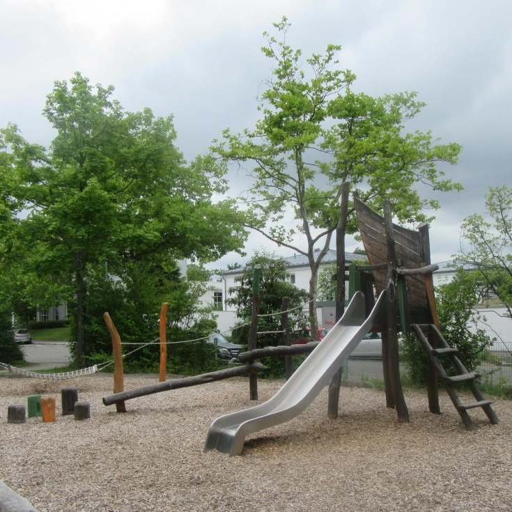 Bild zum Spielplatz Spielplatz Peterstaler Straße