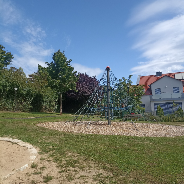 Bild zum Spielplatz Spielplatz Talfeld