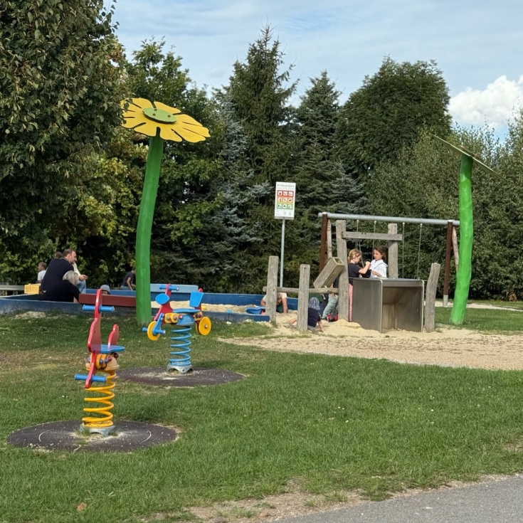 Bild 3: Spielplatz Voigtlaide