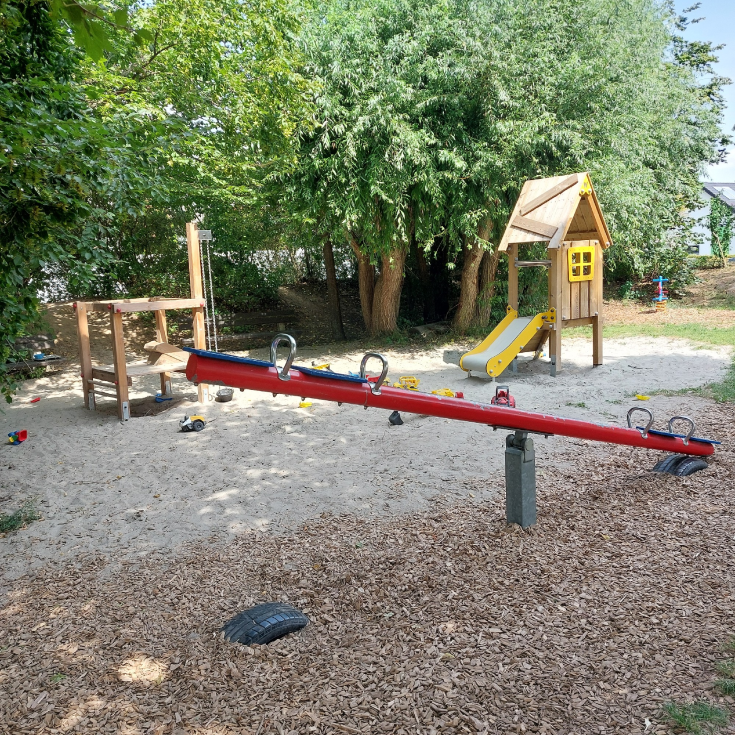Bild zum Spielplatz Spielplatz Zum Klingelborn
