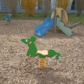 Bild vom Spielplatz anzeigen.