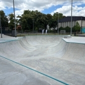 Bild vom Spielplatz anzeigen.