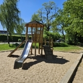 Bild vom Spielplatz anzeigen.
