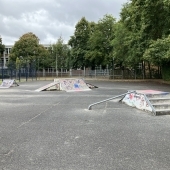 Bild vom Spielplatz anzeigen.