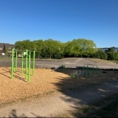 Bild vom Spielplatz anzeigen.