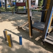 Bild vom Spielplatz anzeigen.