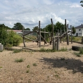 Bild vom Spielplatz anzeigen.