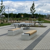 Bild vom Spielplatz anzeigen.