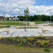 Bild vom Spielplatz anzeigen.