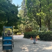 Bild vom Spielplatz anzeigen.