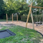 Bild vom Spielplatz anzeigen.