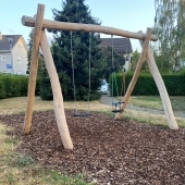Bild vom Spielplatz anzeigen.