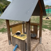 Bild vom Spielplatz anzeigen.