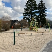 Bild vom Spielplatz anzeigen.