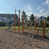 Bild vom Spielplatz anzeigen.