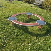 Bild vom Spielplatz anzeigen.