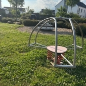 Bild vom Spielplatz anzeigen.