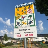 Bild vom Spielplatz anzeigen.