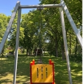 Bild vom Spielplatz anzeigen.