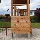 Bild vom Spielplatz anzeigen.
