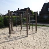 Bild vom Spielplatz anzeigen.