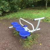 Bild vom Spielplatz anzeigen.