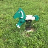 Bild vom Spielplatz anzeigen.