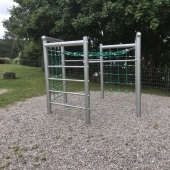 Bild vom Spielplatz anzeigen.