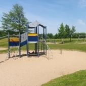 Bild vom Spielplatz anzeigen.